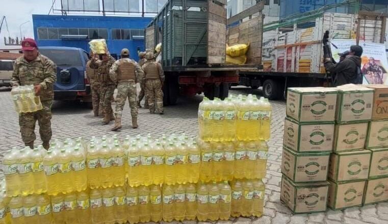 Dos personas aprehendidas por contrabando de aceite en la ruta Oruro – La Paz