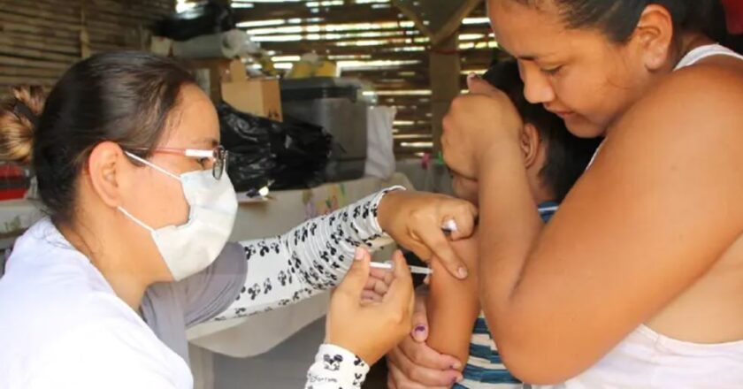 Campaña contra el sarampión en Bolivia supera el millón de dosis aplicadas