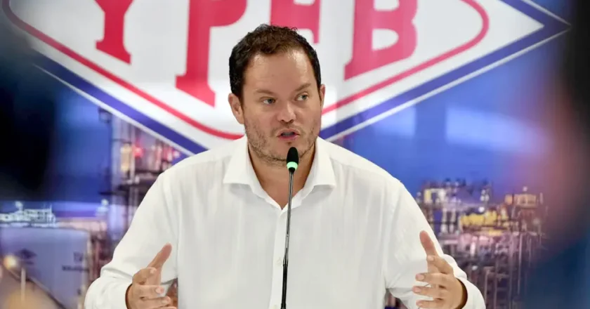 Policía dará cumplimiento a orden de aprehensión contra presidente de YPFB, Armin Dorgathen